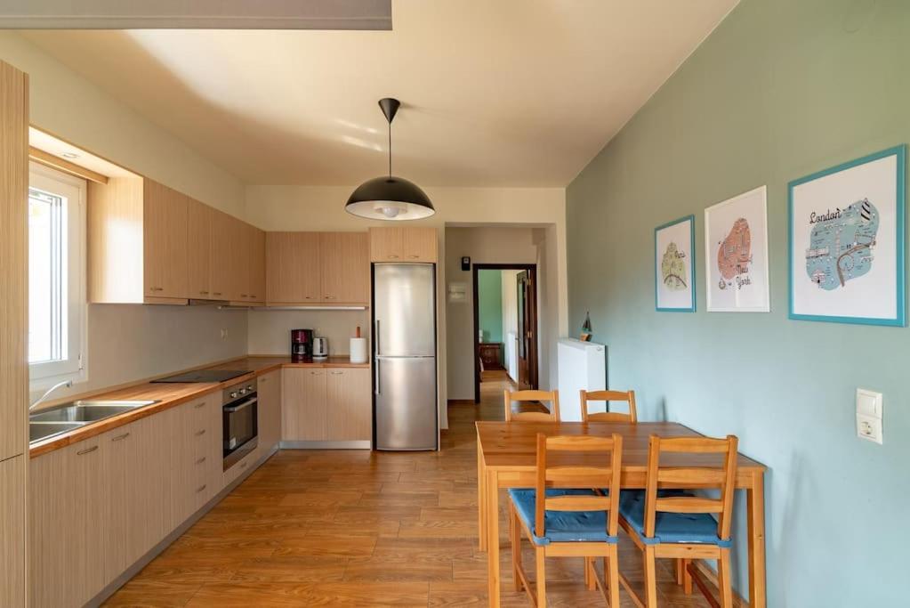 Agapi's Seaside In Heraklion Apartment *